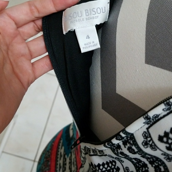 Dress - Picture 4 of 4